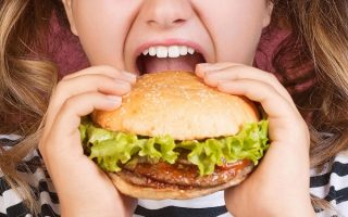Ăn không tiêu: Nguyên nhân, triệu chứng và cách điều trị hiệu quả