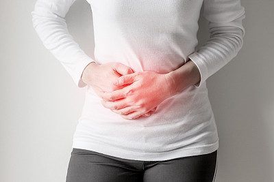 Cách chữa đau bụng trên rốn tại nhà: Nguyên nhân, triệu chứng và phương pháp hiệu quả
