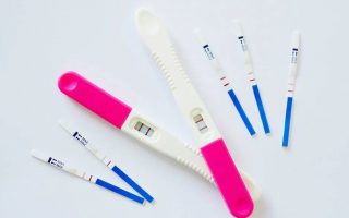 Cách dùng que thử thai chính xác nhất: Những điều bạn nên biết