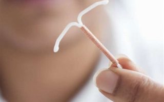 Cấy que hay đặt vòng tránh thai: Phương pháp nào an toàn và tiết kiệm hơn?