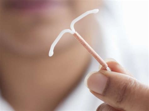 Cấy que hay đặt vòng tránh thai: Phương pháp nào an toàn và tiết kiệm hơn?