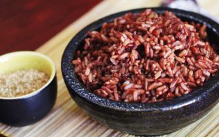 Cơm gạo lứt - Bí quyết giảm cân, đẹp da và tăng cường sức khỏe