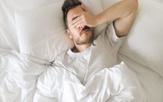 Khó thở khi nằm: Nguyên nhân, triệu chứng và cách phòng ngừa