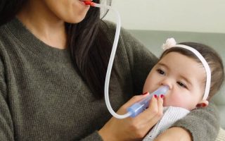 Mẹo dân gian chữa nghẹt mũi cho trẻ sơ sinh: Bạn đã biết cách nào?