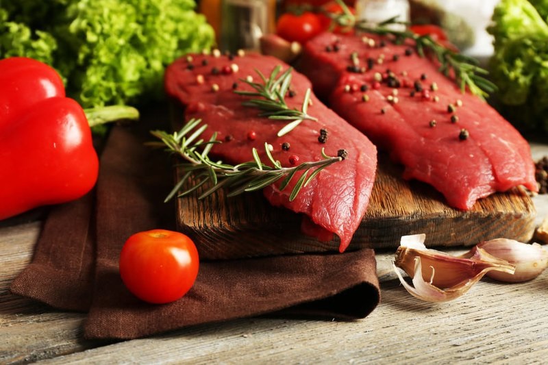 Thức ăn bổ máu: Những điều bạn chưa biết về sắt và vitamin B12