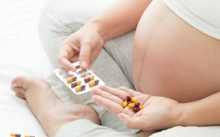 Điểm mặt 15+ những loại thuốc gây dị tật thai nhi cần tránh